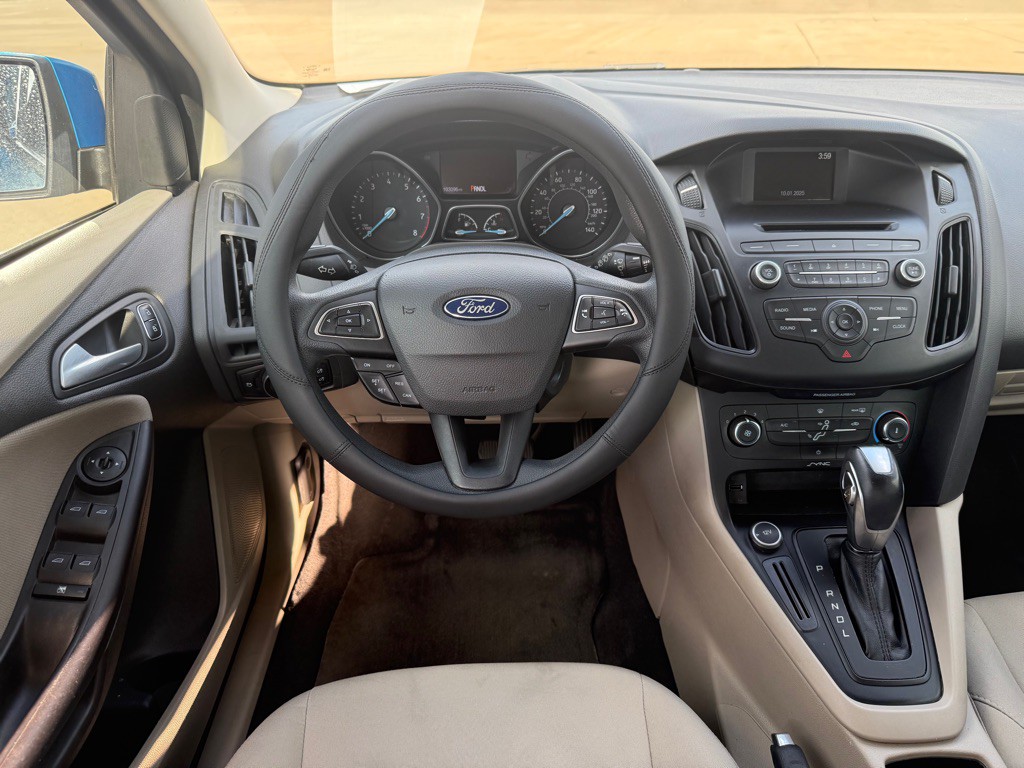2016 Ford Focus Image 19