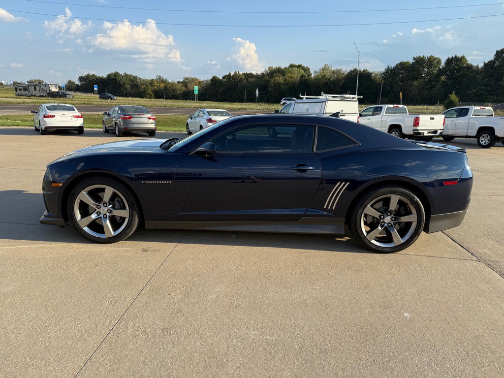 2011 Chevrolet Camaro Image 2