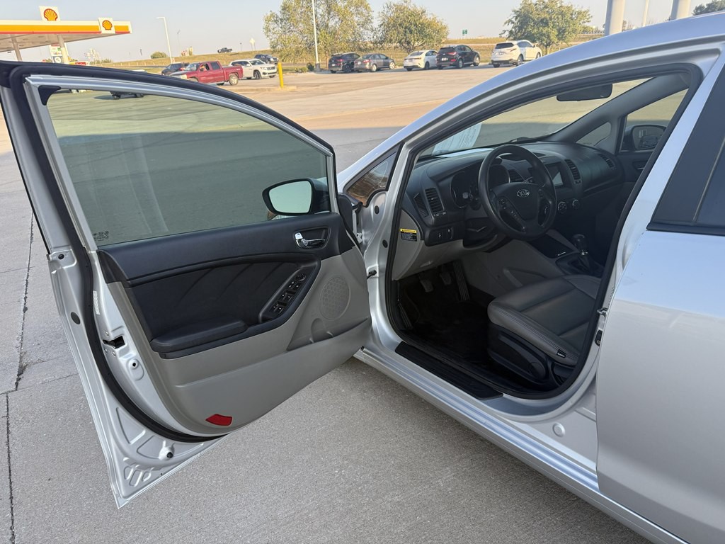 2015 Kia Forte Image 11