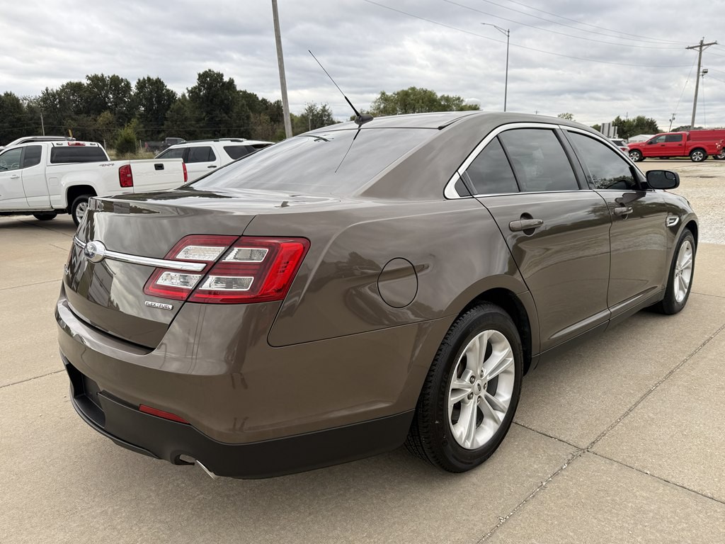 2016 Ford Taurus Image 3