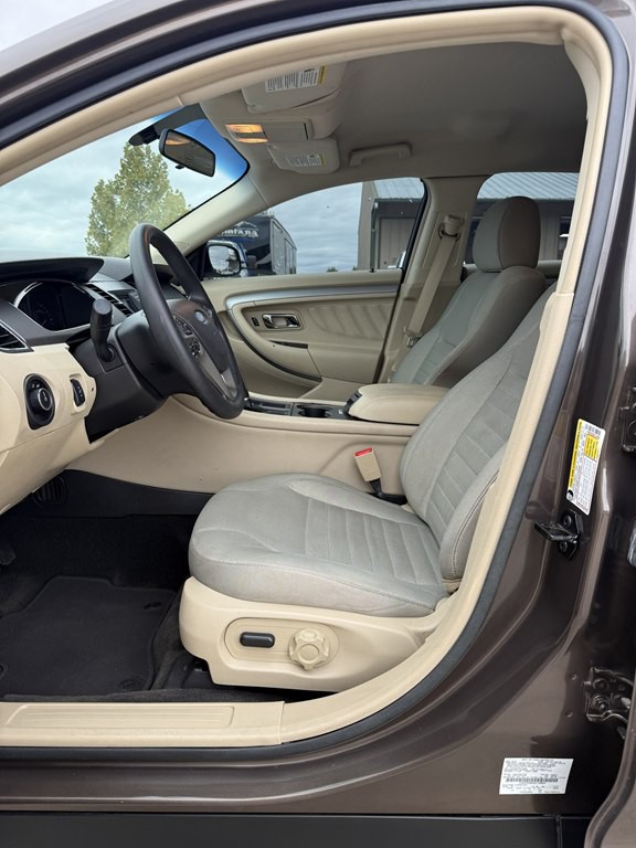 2016 Ford Taurus Image 13