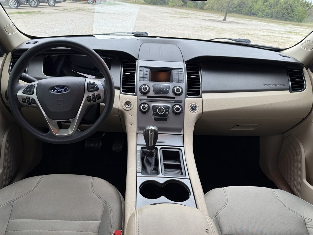 2016 Ford Taurus Image 20