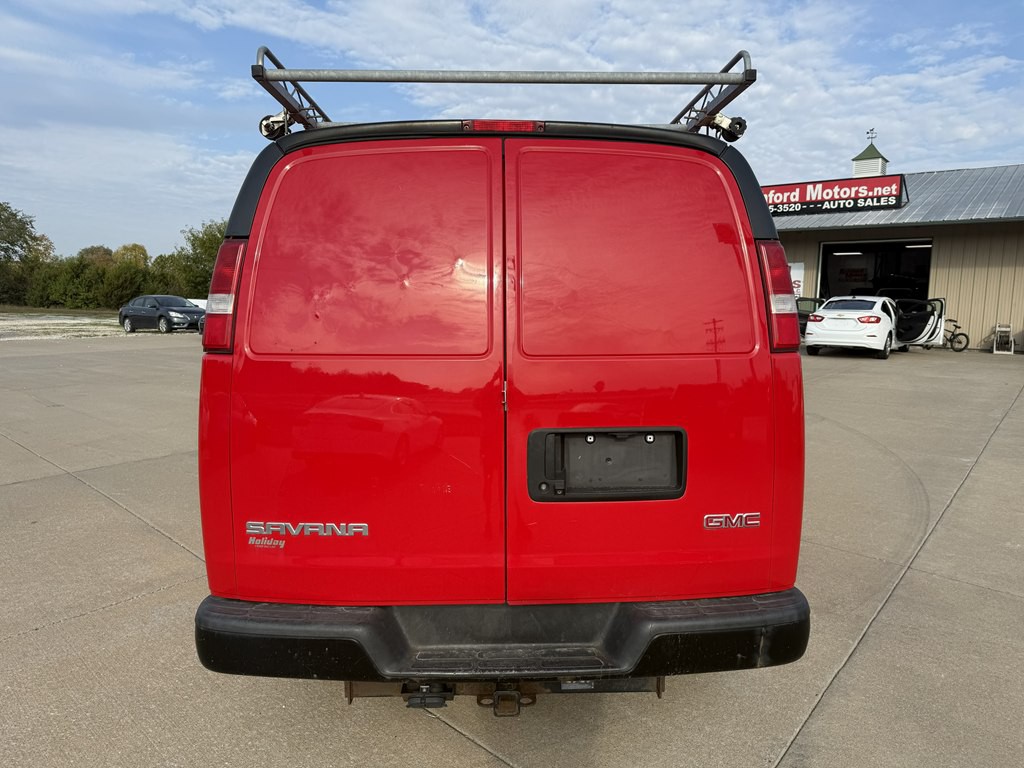 2017 GMC Savana Image 4
