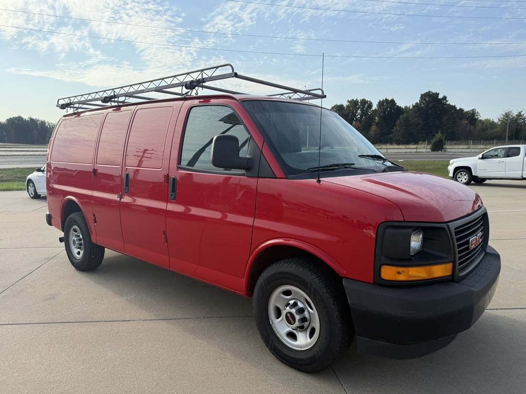 2017 GMC Savana Image 7