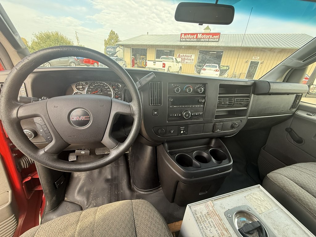 2017 GMC Savana Image 12