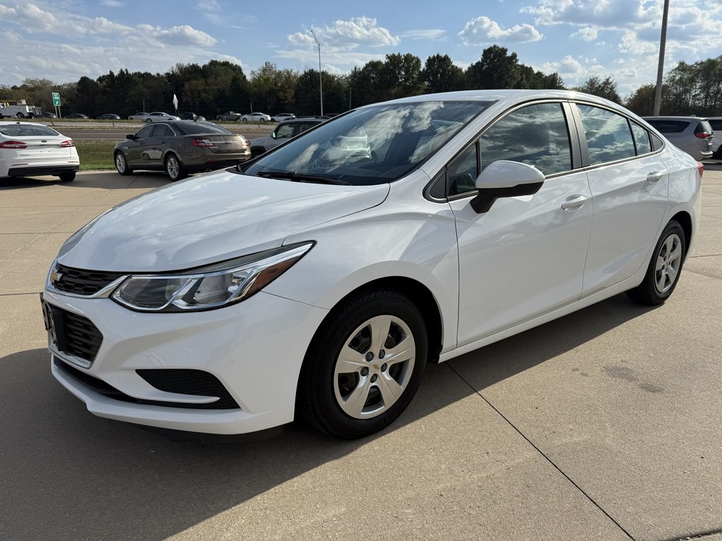 2017 Chevrolet Cruze Image 1