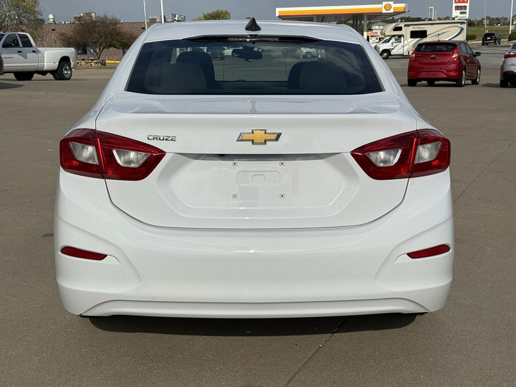2017 Chevrolet Cruze Image 4