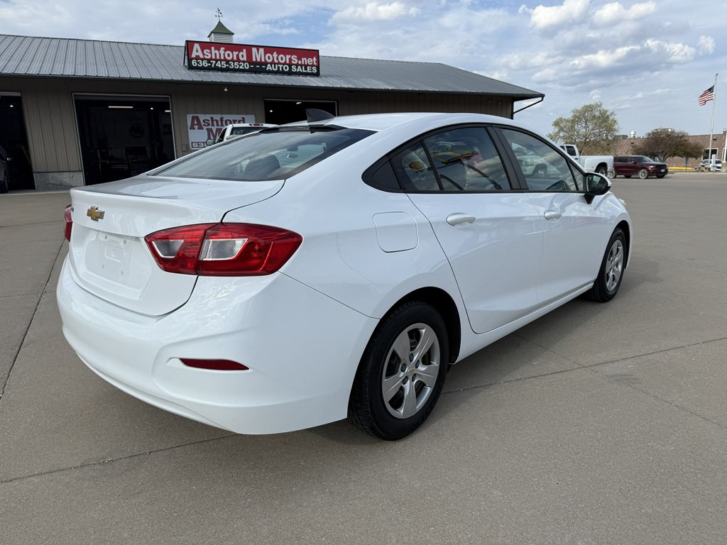 2017 Chevrolet Cruze Image 5