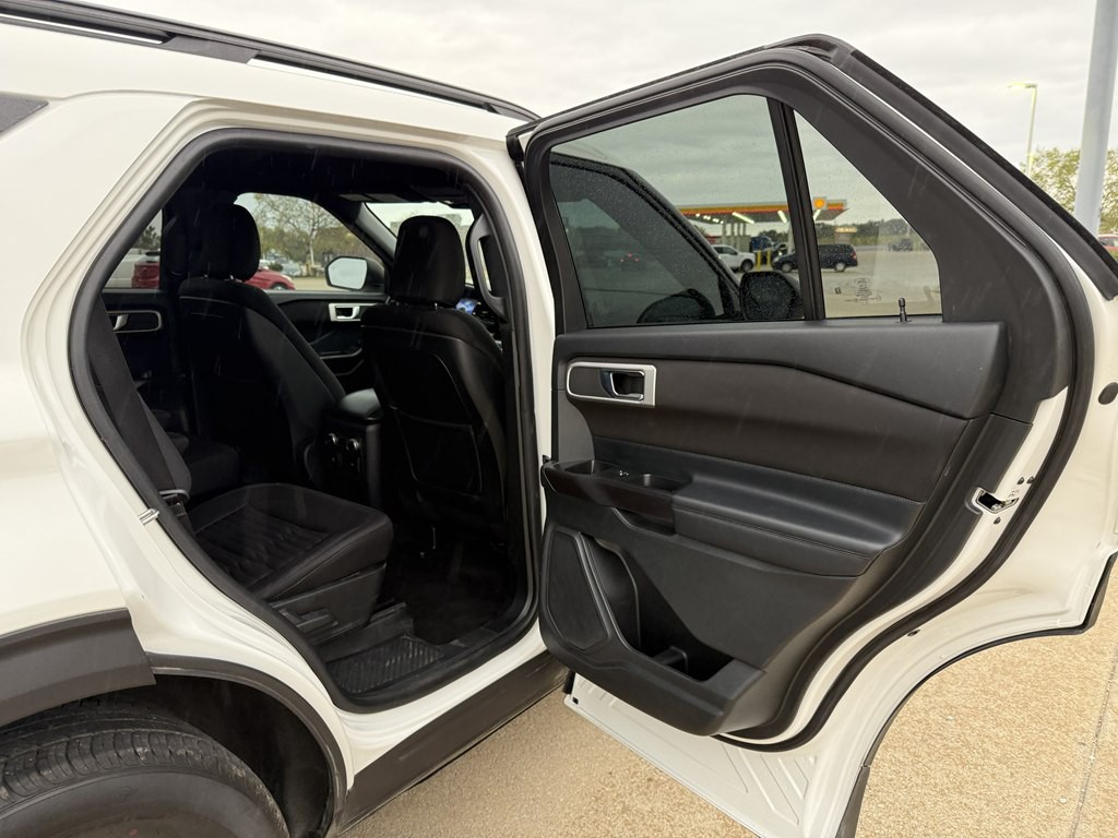 2020 Ford Explorer Image 16