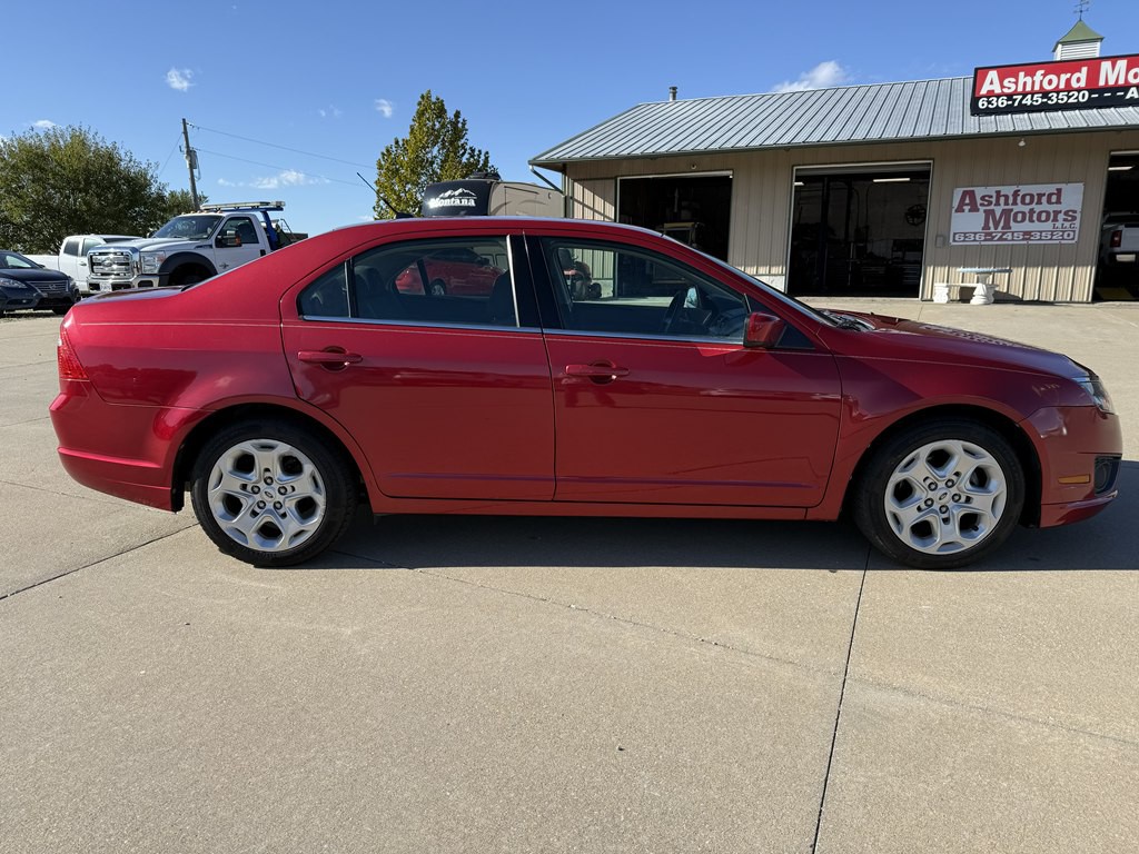 2010 Ford Fusion Image 2