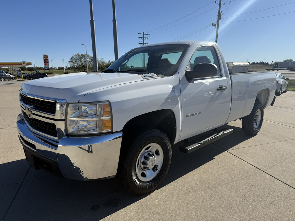 2010 Chevrolet Silverado 1500 Image 1