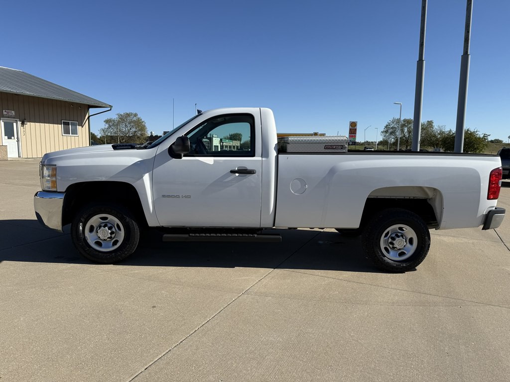 2010 Chevrolet Silverado 1500 Image 2