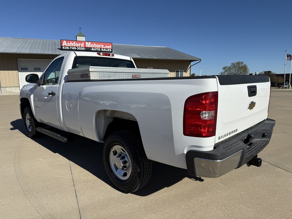 2010 Chevrolet Silverado 1500 Image 3