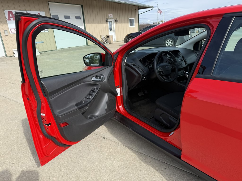 2015 Ford Focus Image 11