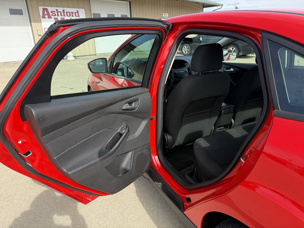 2015 Ford Focus Image 13