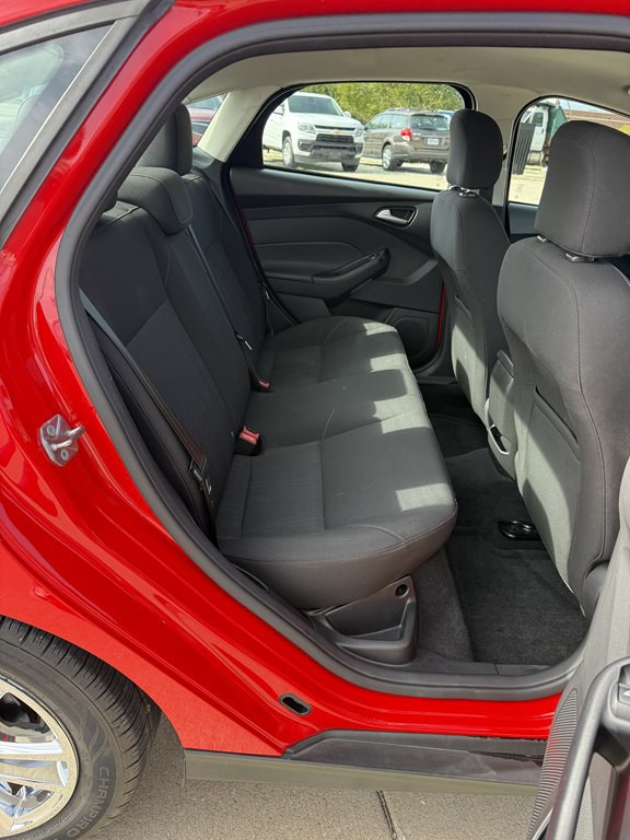 2015 Ford Focus Image 16