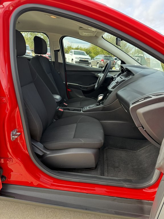 2015 Ford Focus Image 18