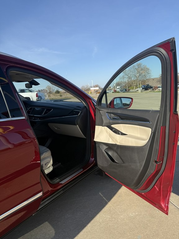 2018 Buick Enclave Image 16