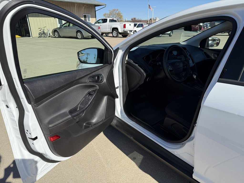 2015 Ford Focus Image 11