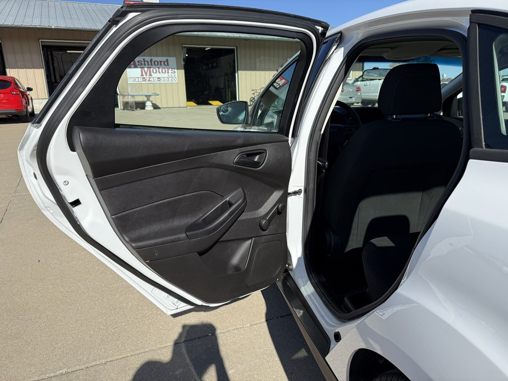 2015 Ford Focus Image 13