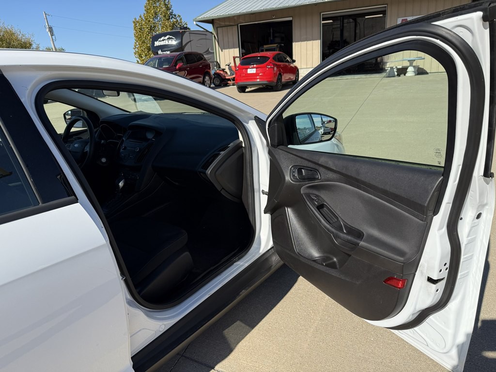 2015 Ford Focus Image 17