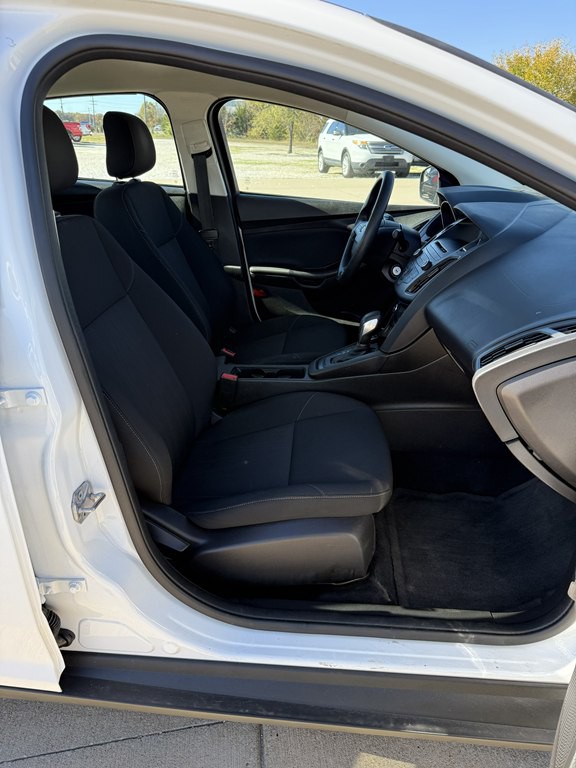 2015 Ford Focus Image 18