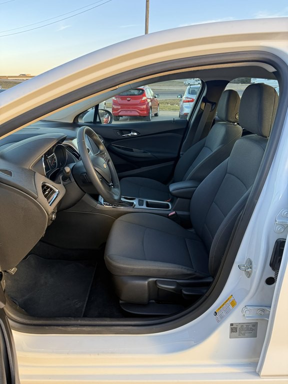 2018 Chevrolet Cruze Image 9