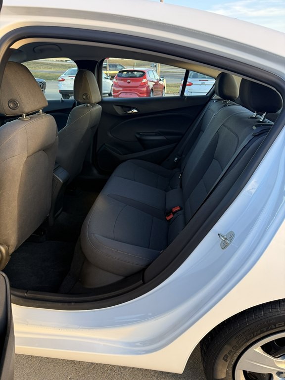 2018 Chevrolet Cruze Image 11