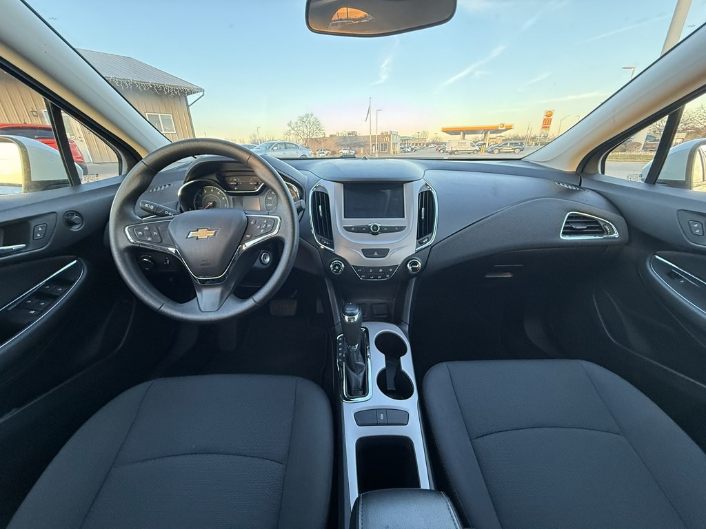 2018 Chevrolet Cruze Image 12