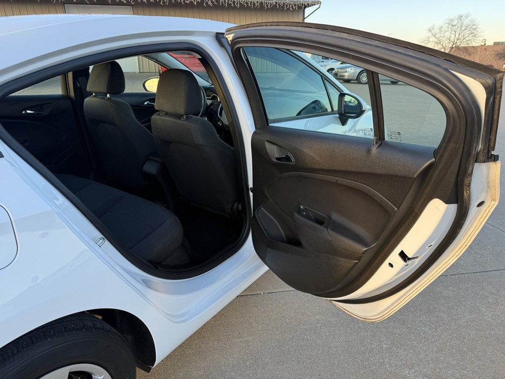 2018 Chevrolet Cruze Image 14