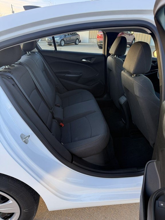 2018 Chevrolet Cruze Image 15