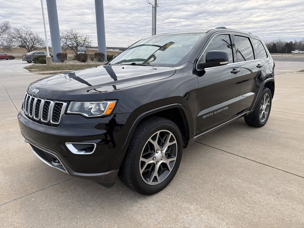 2018 Jeep Grand Cherokee Image 1
