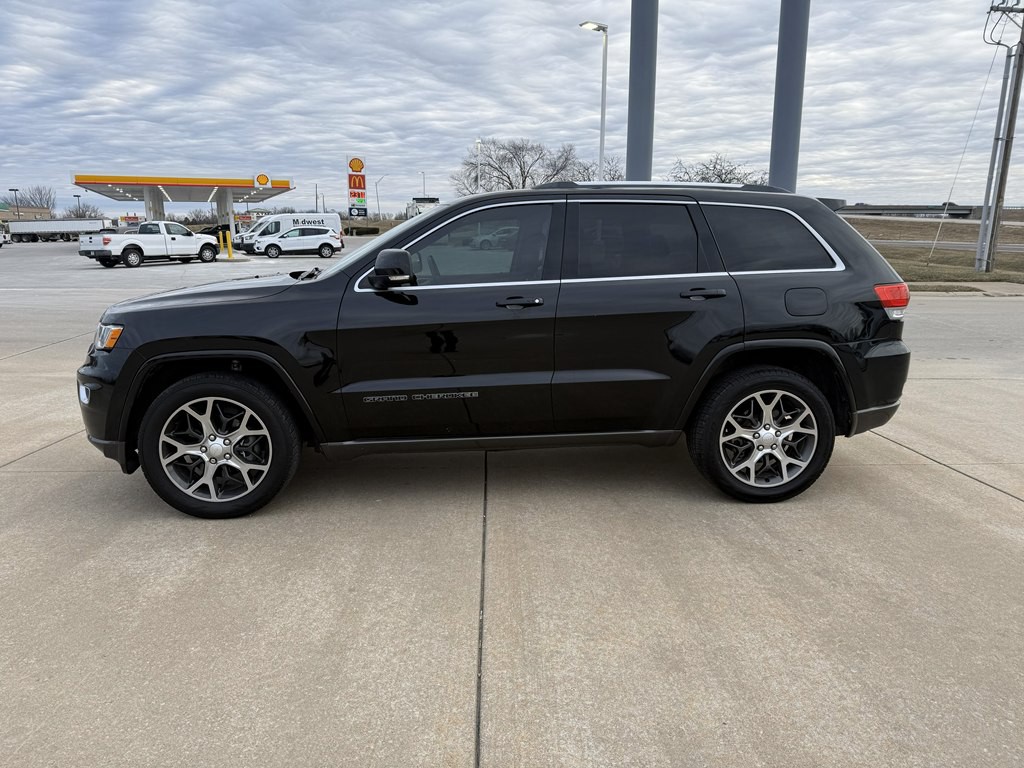 2018 Jeep Grand Cherokee Image 2