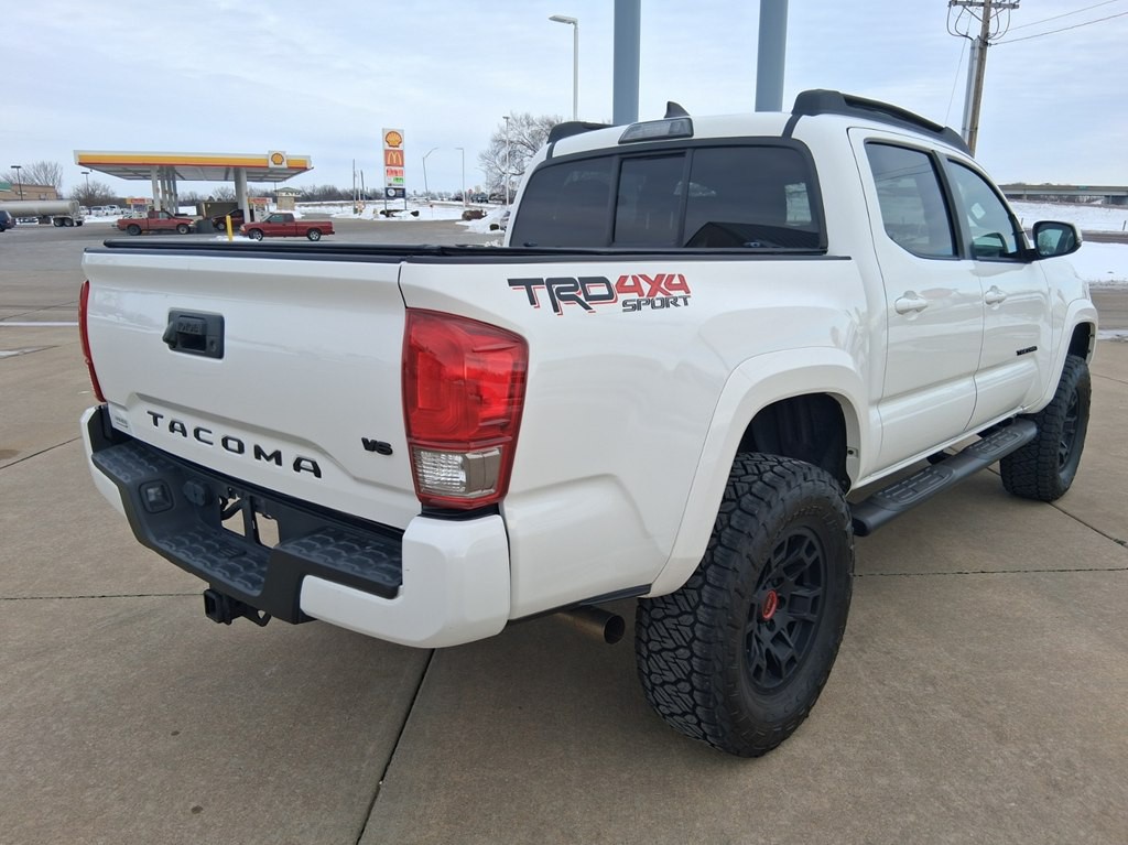 2016 Toyota Tacoma Image 5