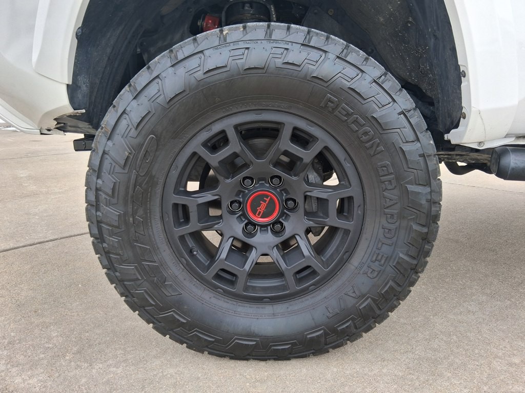 2016 Toyota Tacoma Image 10