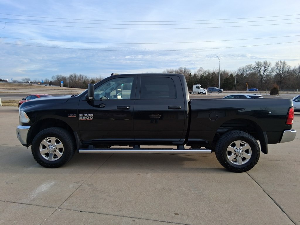 2015 RAM 2500 Image 2