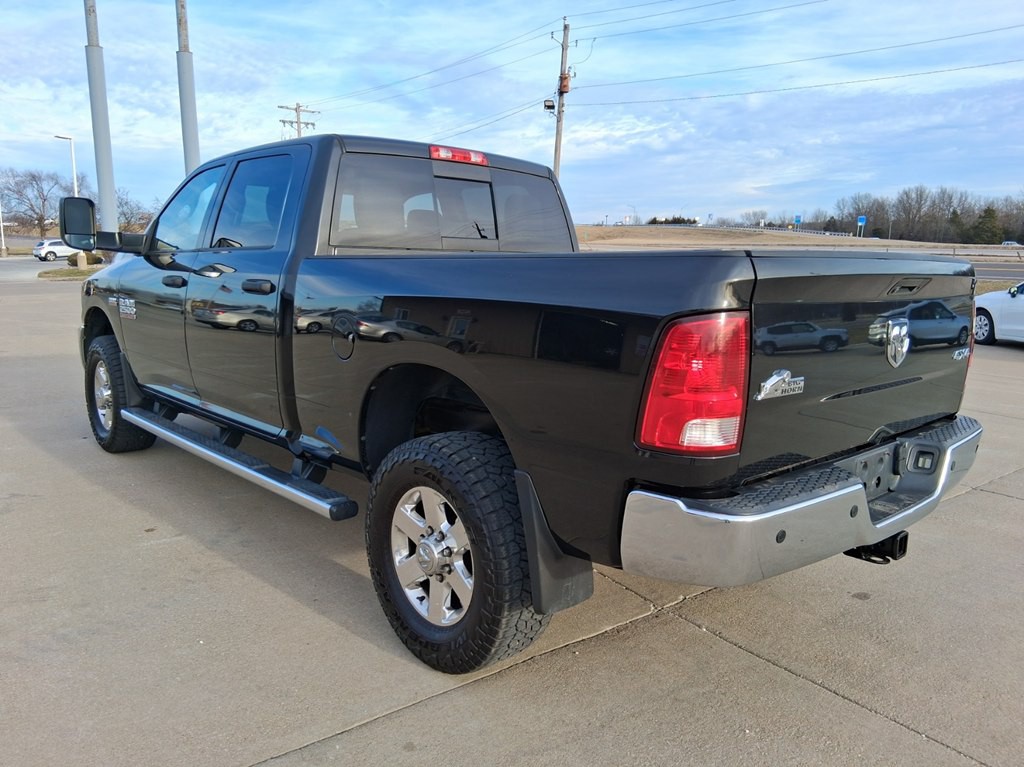 2015 RAM 2500 Image 3