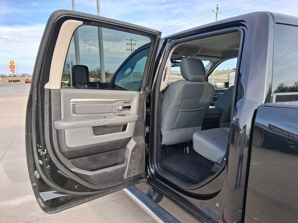 2015 RAM 2500 Image 14