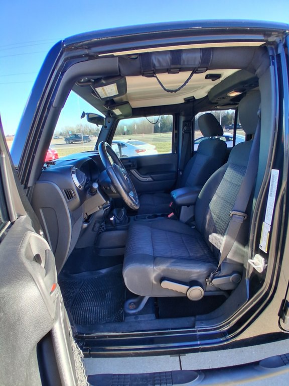 2012 Jeep Wrangler Unlimited Image 11