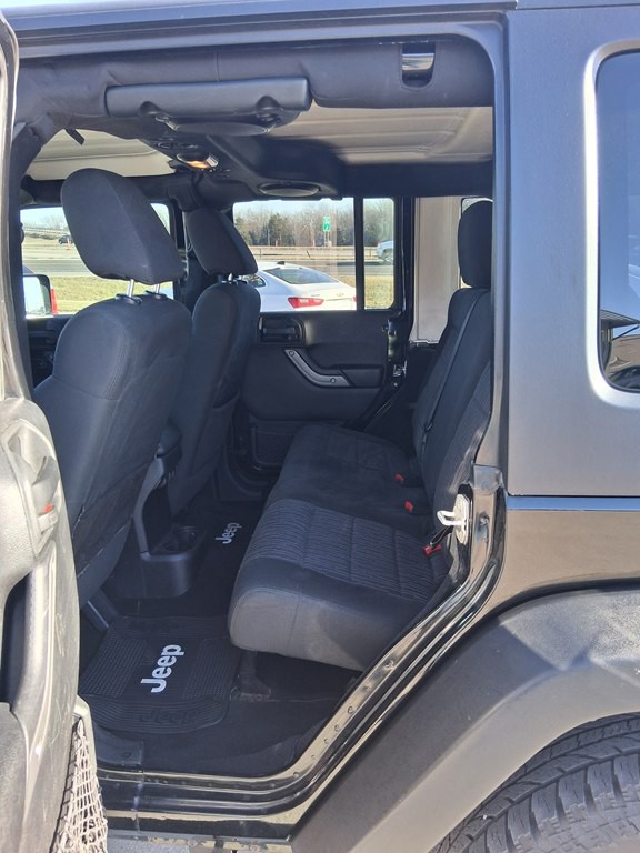 2012 Jeep Wrangler Unlimited Image 13