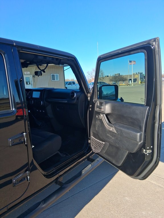 2012 Jeep Wrangler Unlimited Image 17