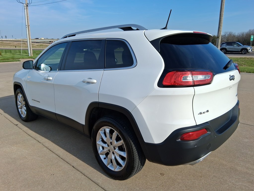 2017 Jeep Cherokee Image 3
