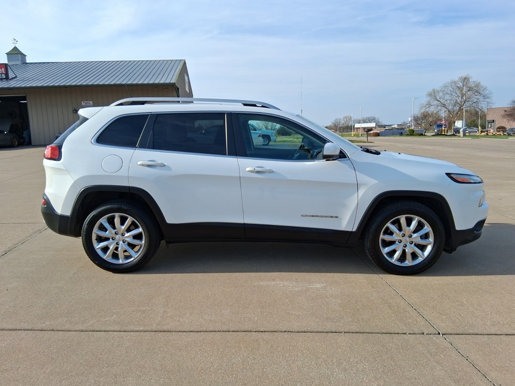 2017 Jeep Cherokee Image 7