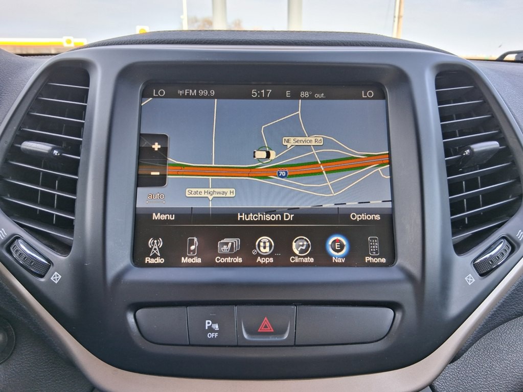 2017 Jeep Cherokee Image 24