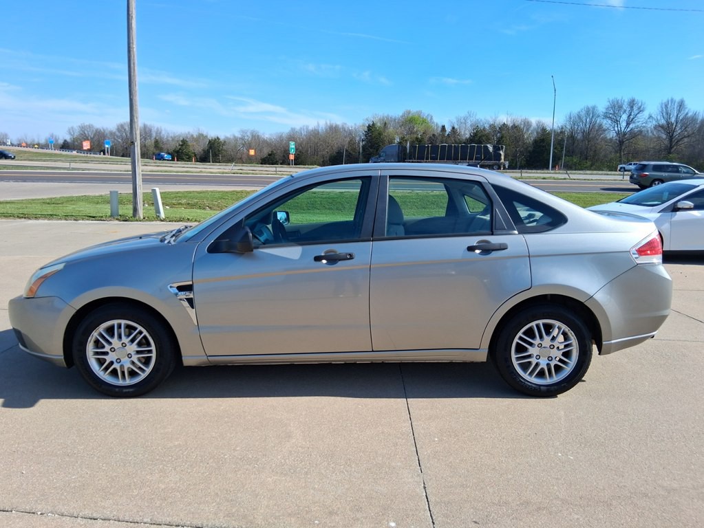 2008 Ford Focus Image 2