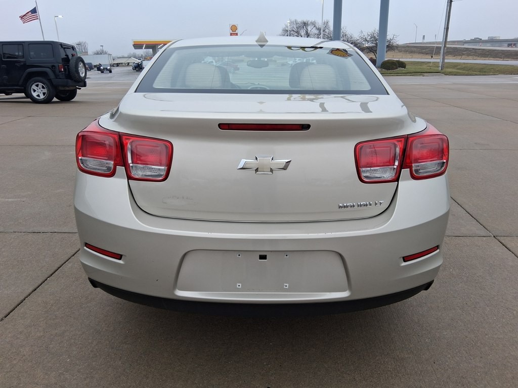 2013 Chevrolet Malibu Image 4