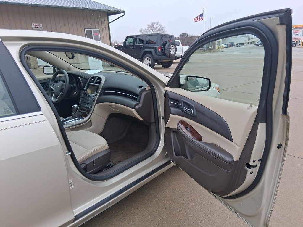 2013 Chevrolet Malibu Image 16