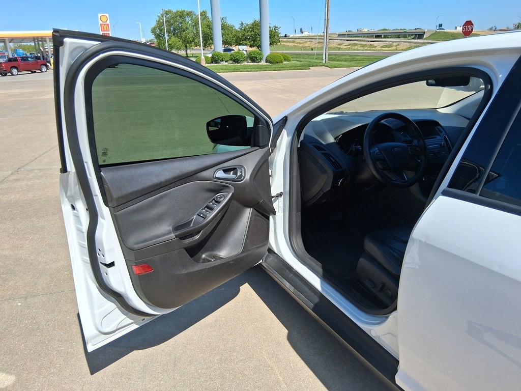 2015 Ford Focus Image 11