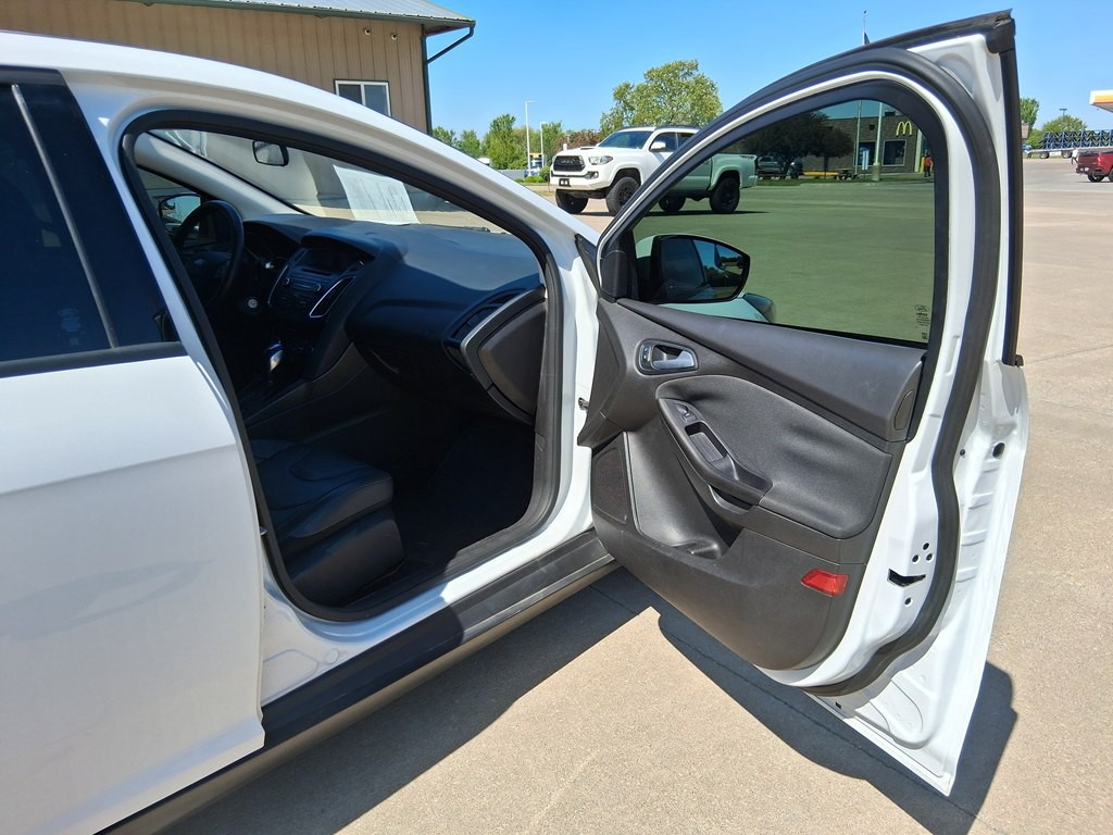 2015 Ford Focus Image 17