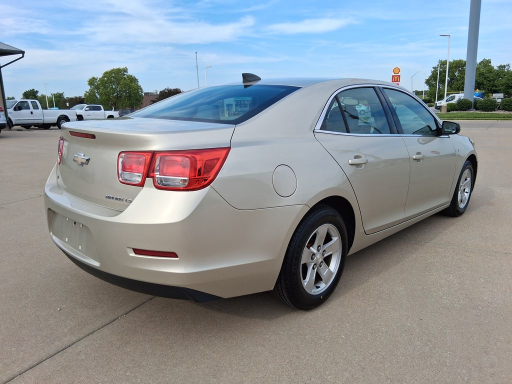 2015 Chevrolet Malibu Image 3